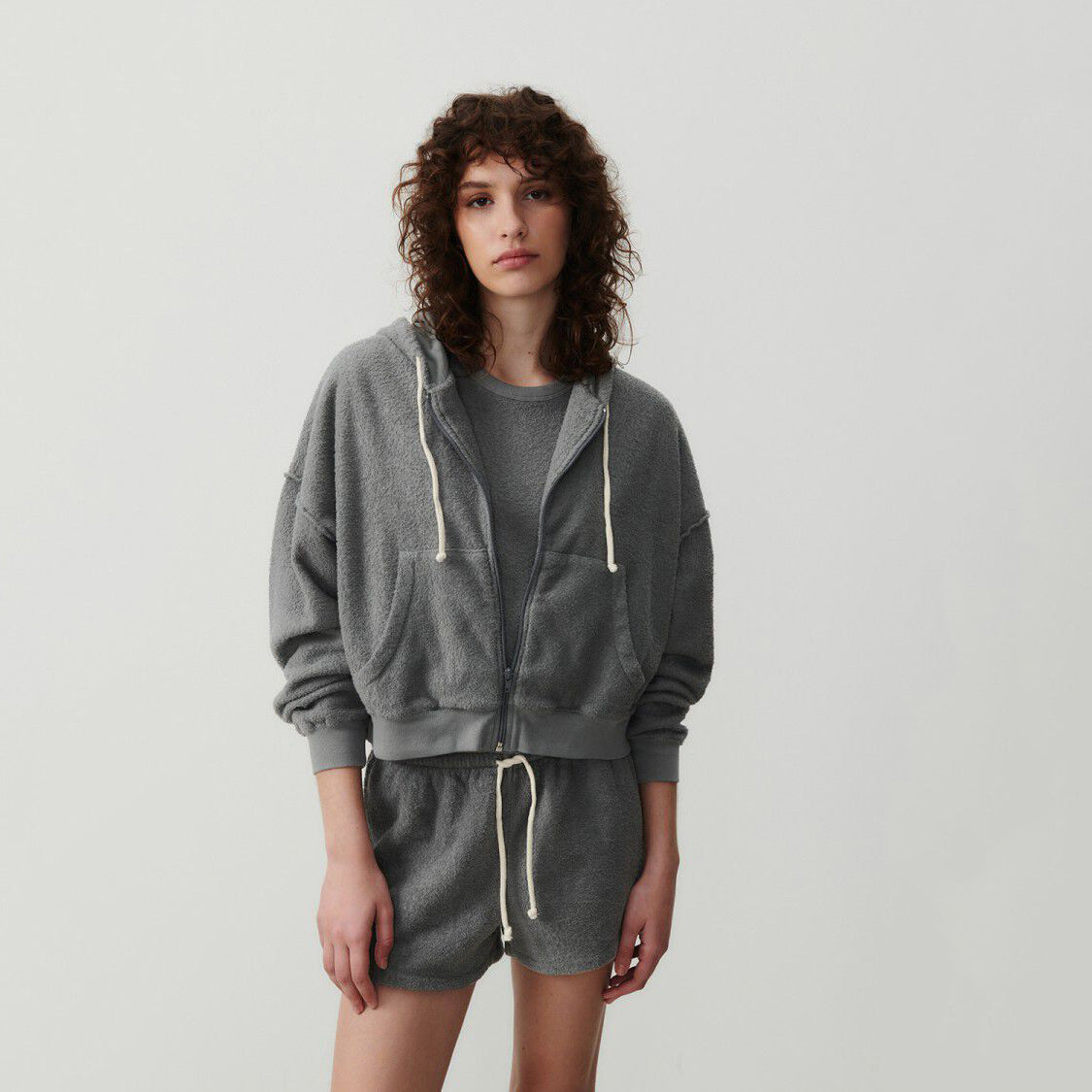 女士深灰色棉拉链上衣