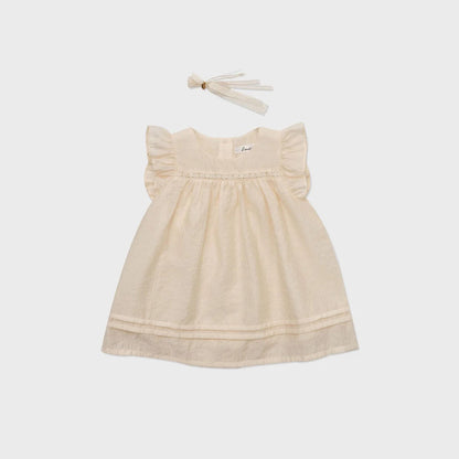 女婴浅桃色连衣裙