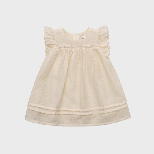 女婴浅桃色连衣裙