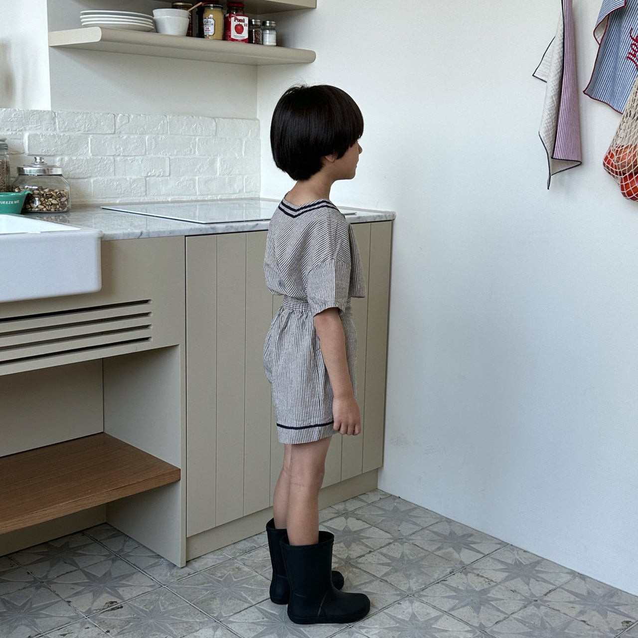 女童黑色条纹棉衬衫