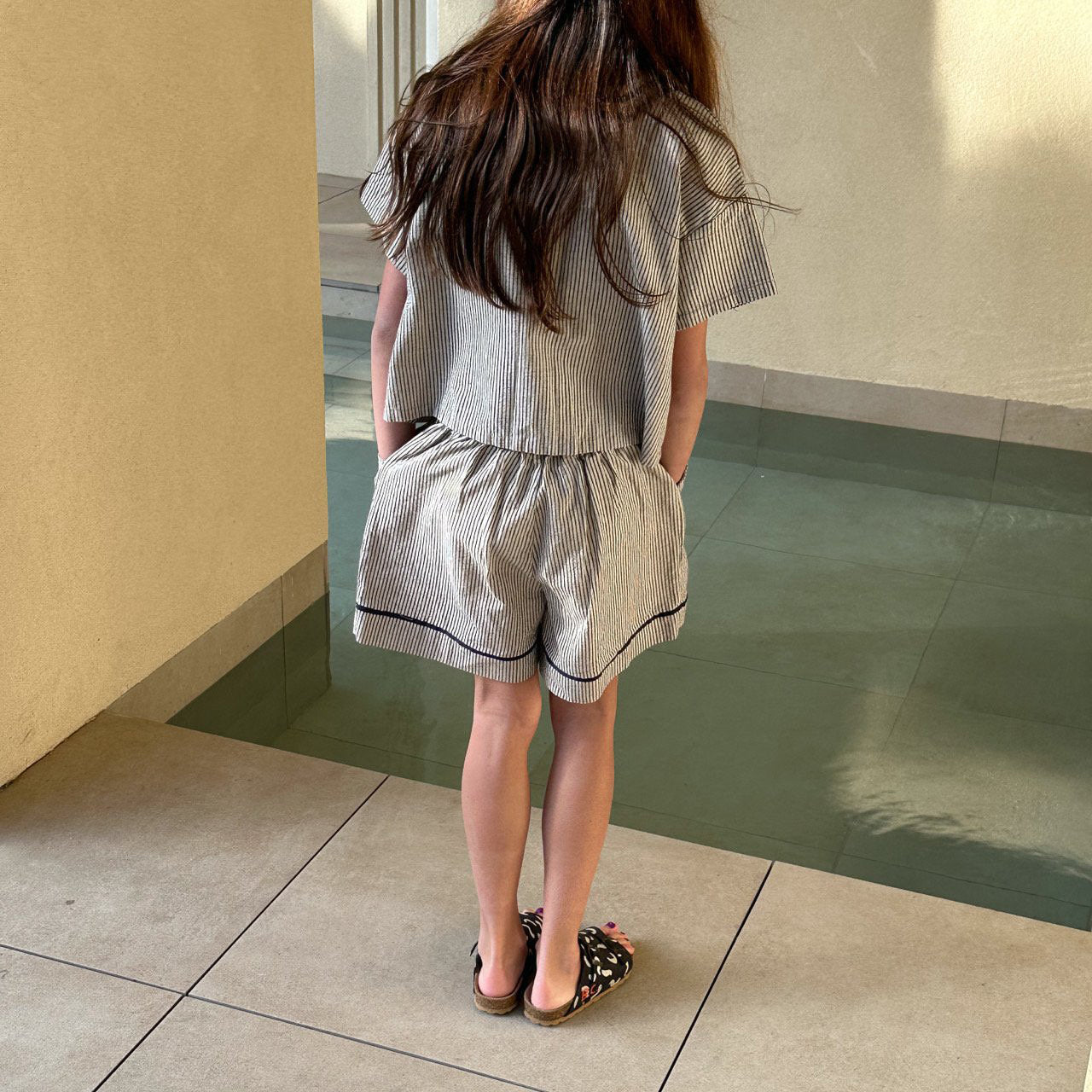 女童黑色条纹棉短裤