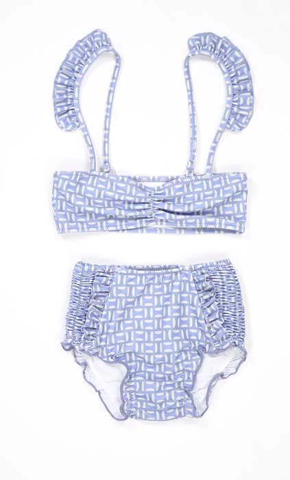 女童浅蓝色泳装