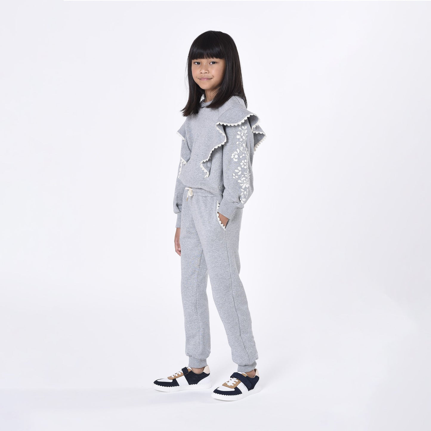 女童灰色刺绣棉卫衣