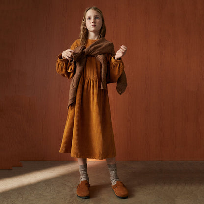 女童棕色灯芯绒连衣裙