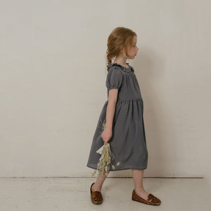 女童深灰色格子连衣裙