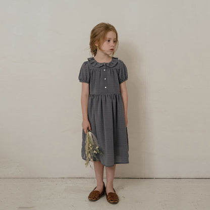 女童深灰色格子连衣裙