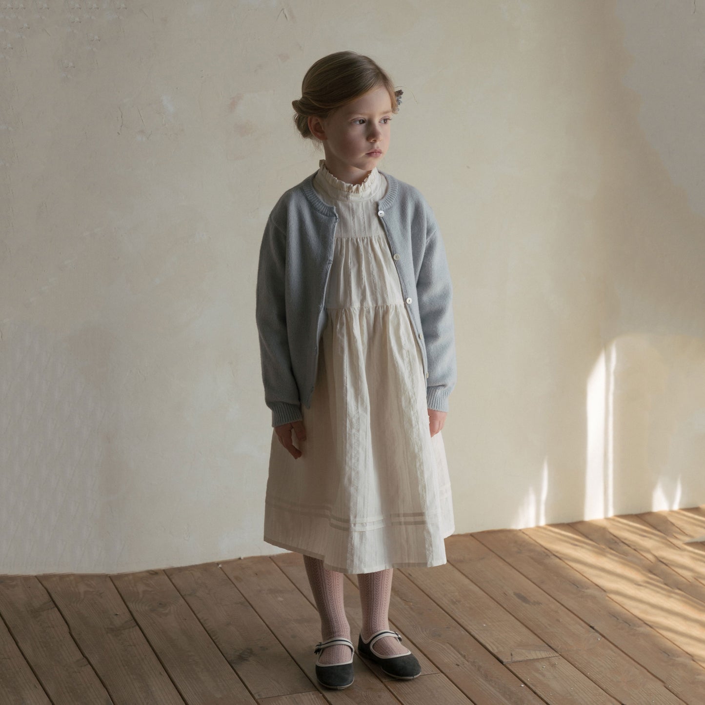 女童白色棉连衣裙