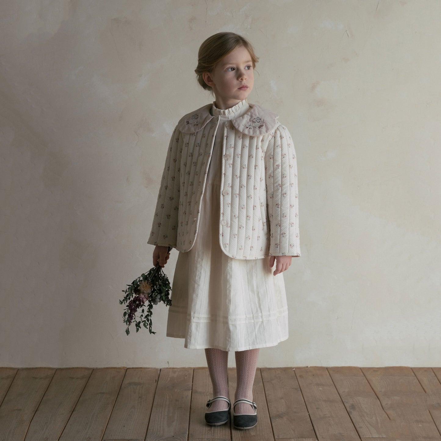 女童白色棉连衣裙