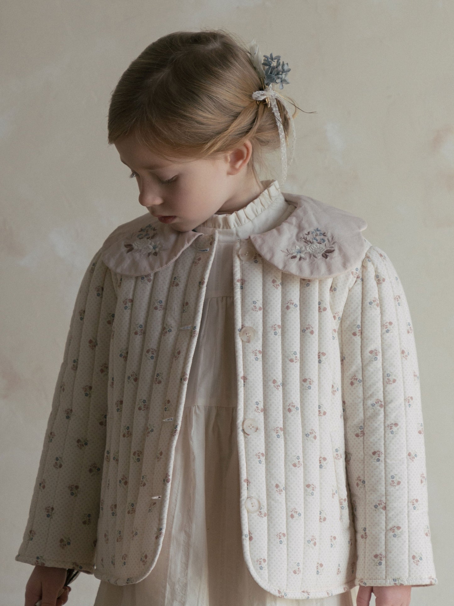 女童白色棉连衣裙