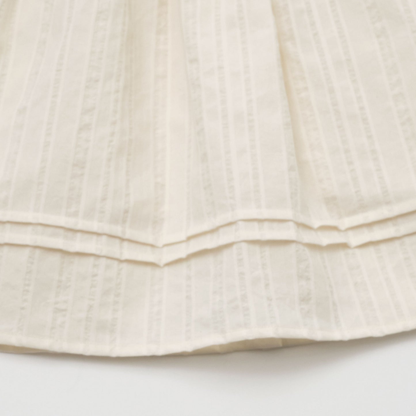 女童白色棉连衣裙