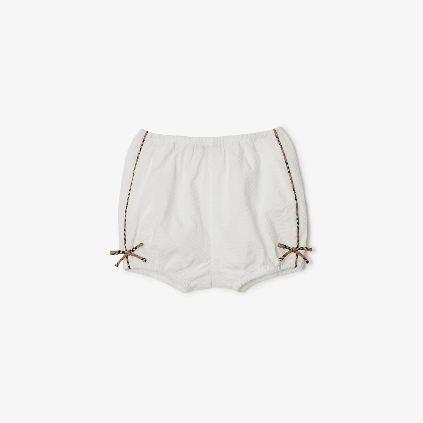 女婴白色棉套装