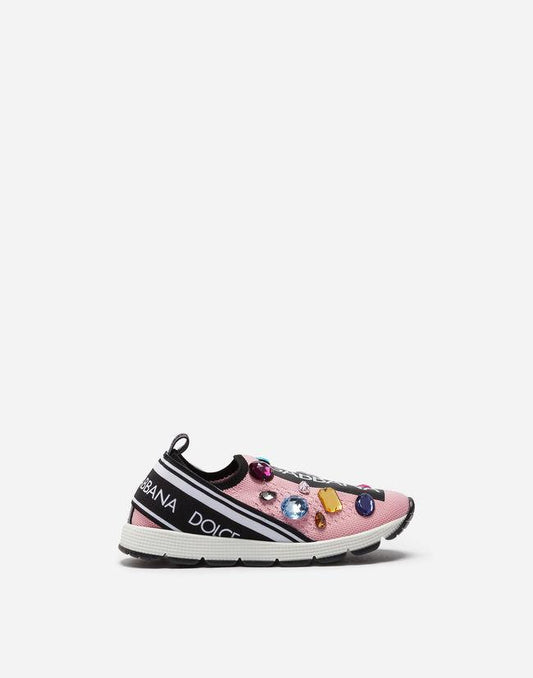 女婴粉色运动鞋