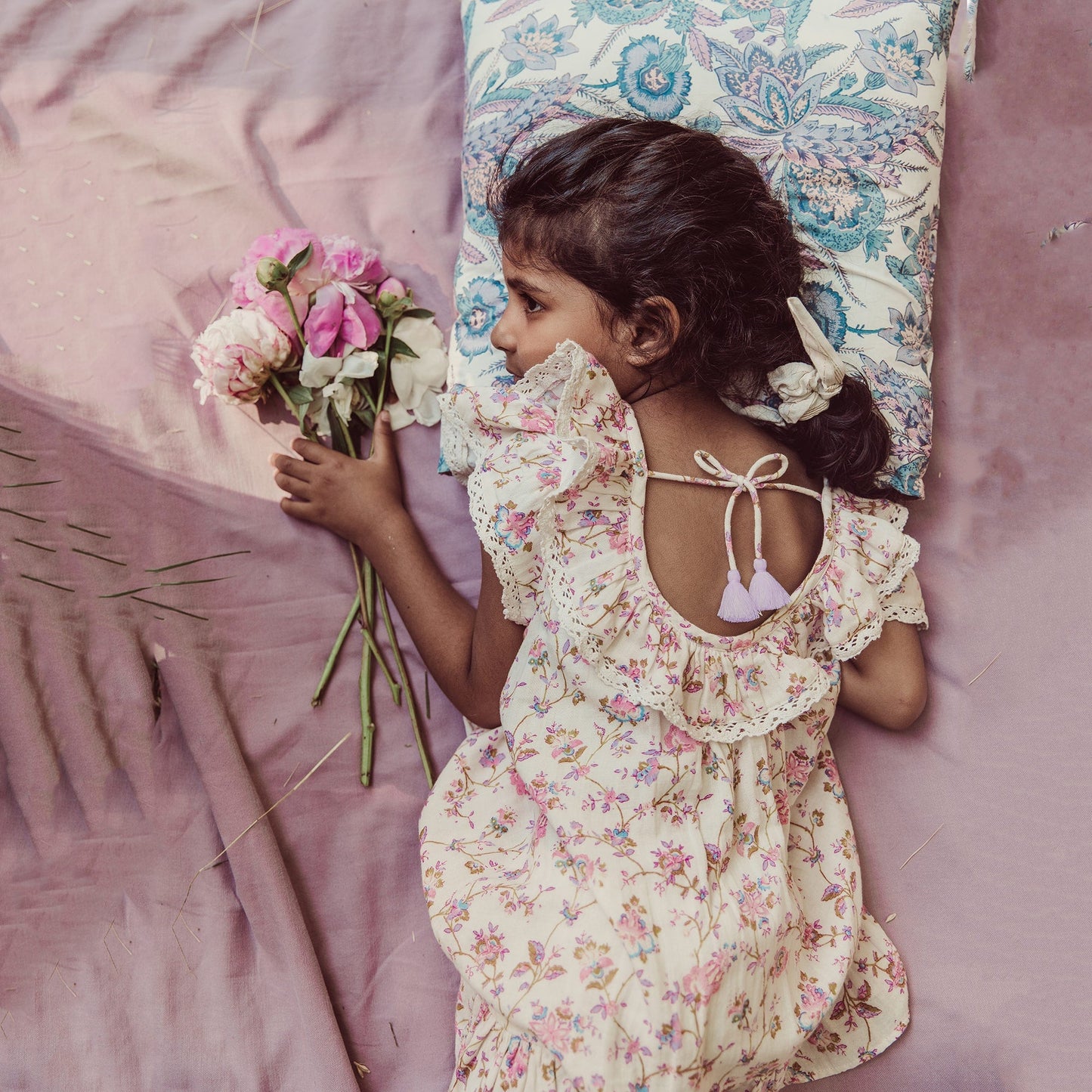 女童粉色碎花荷叶领棉连衣裙