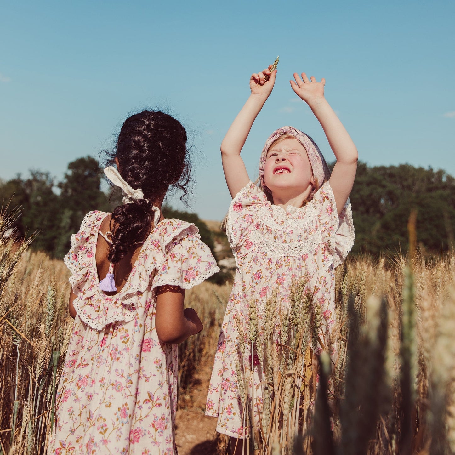女童粉色碎花荷叶领棉连衣裙