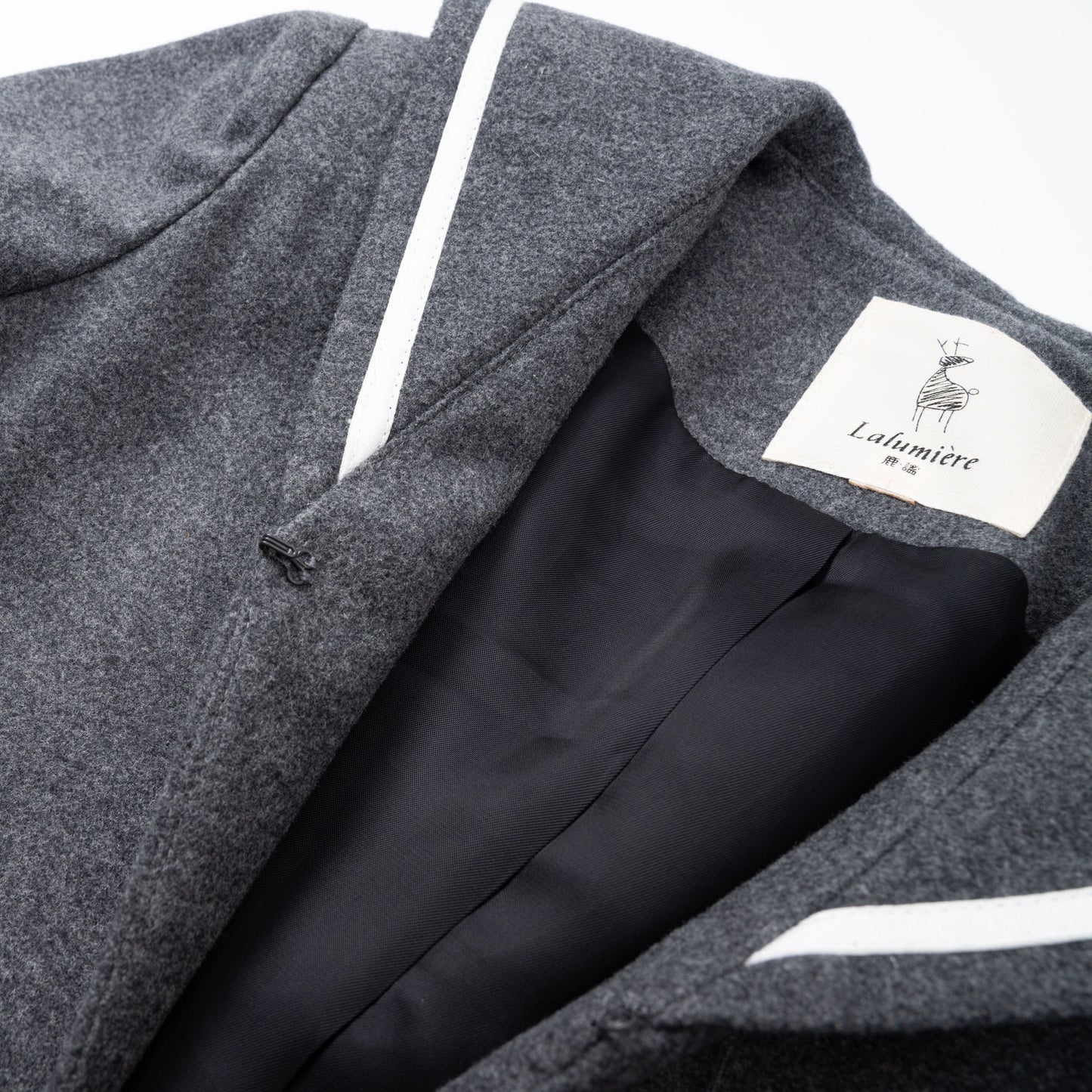 女童灰色毛呢上衣