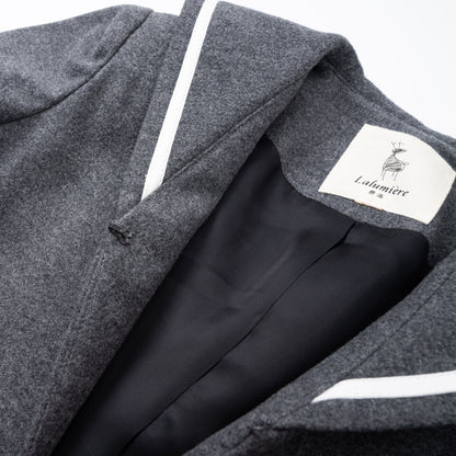 女童灰色毛呢上衣