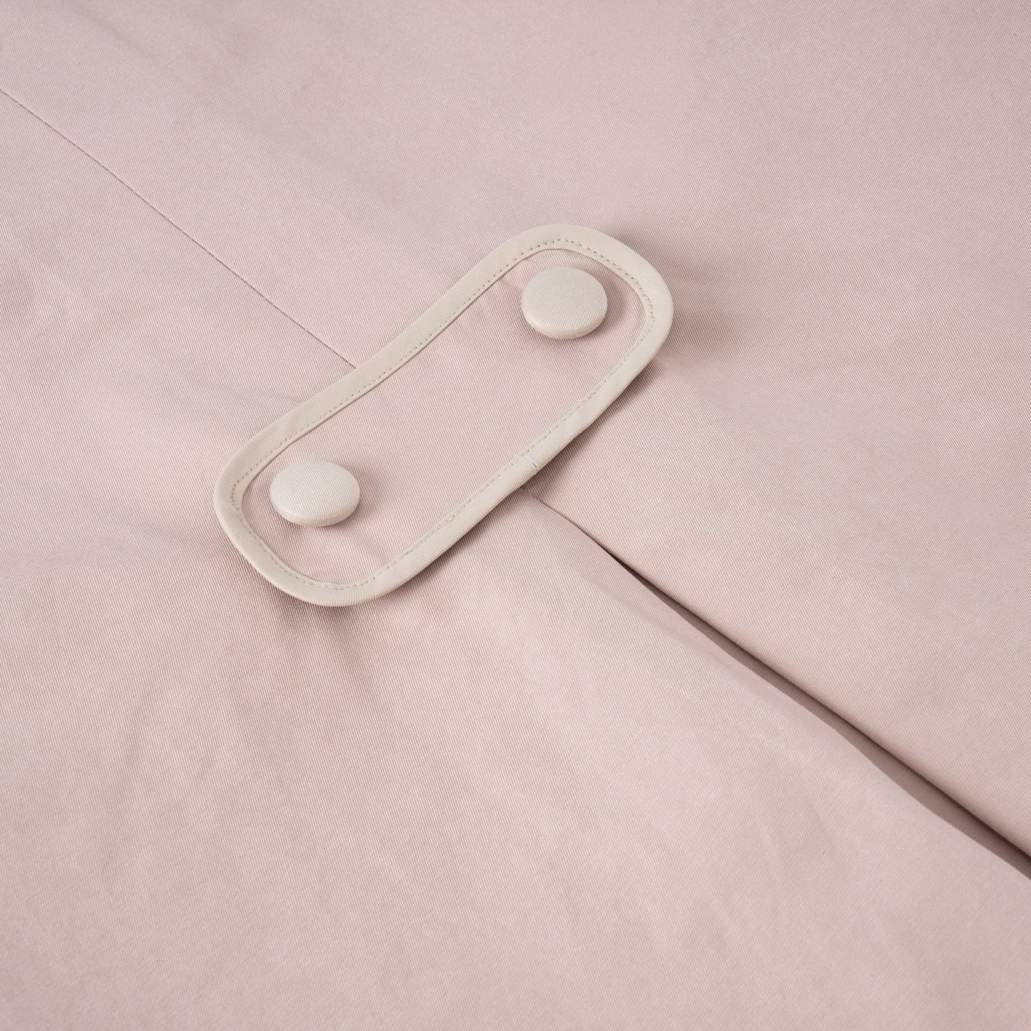 女童裸粉色短款风衣裙