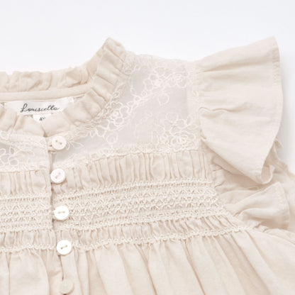 女童米白色蕾丝连衣裙
