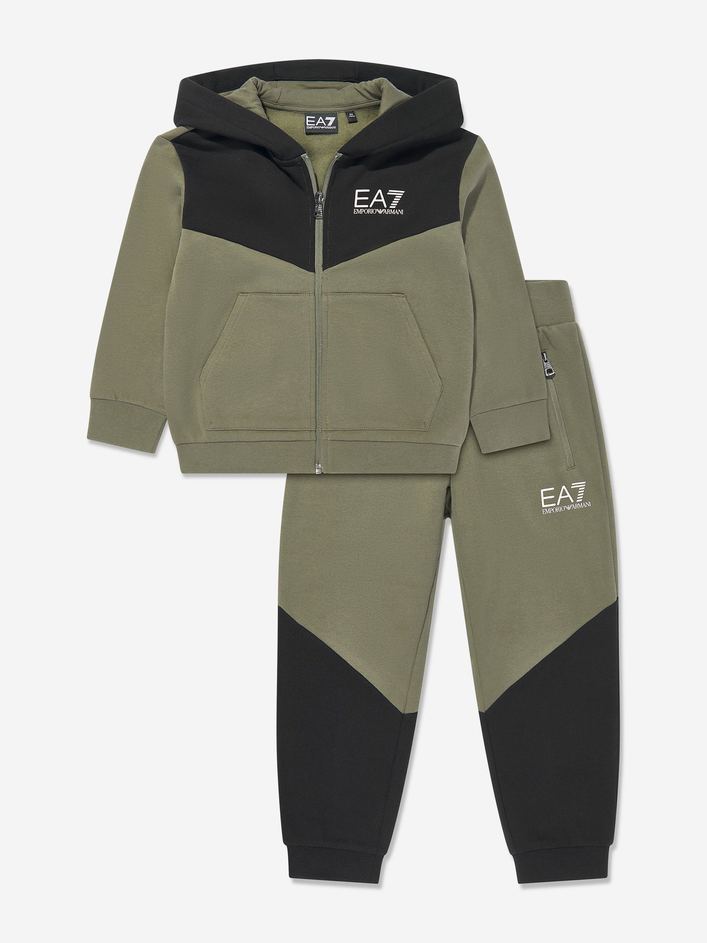 男童绿色拼色运动服