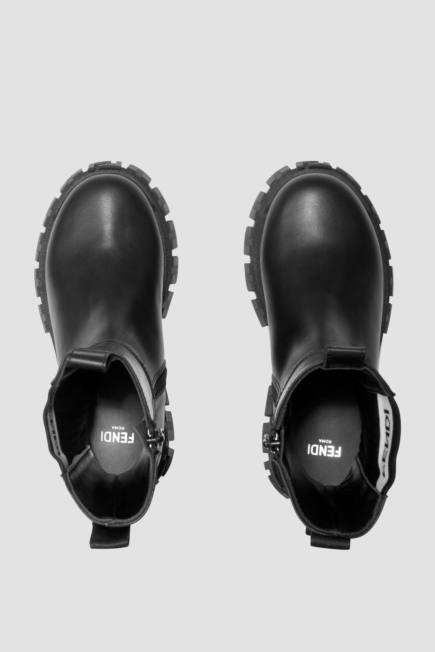 女孩皮革厚重徽标机车靴