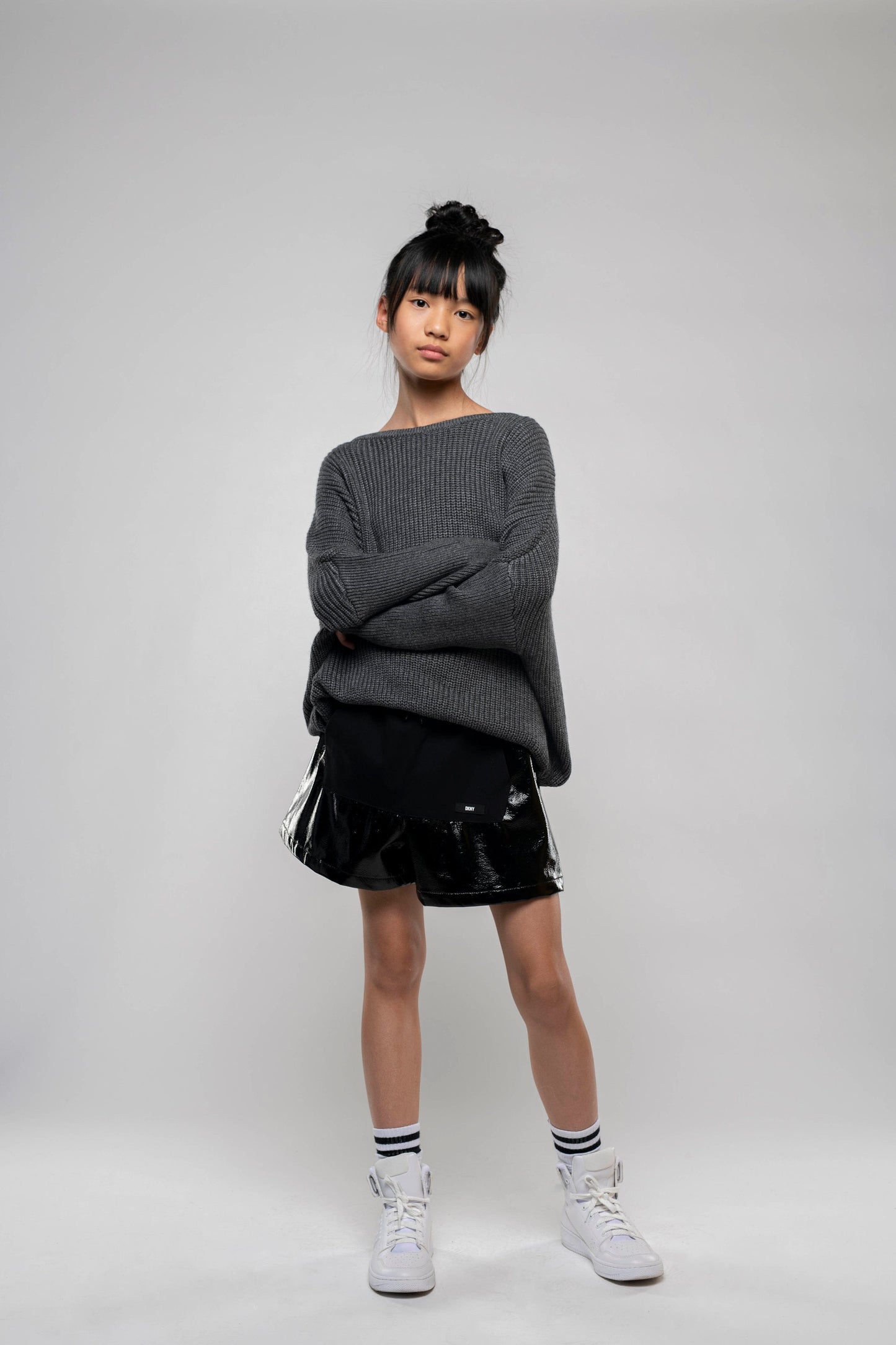 DKNY 女童黑色亮面短裤