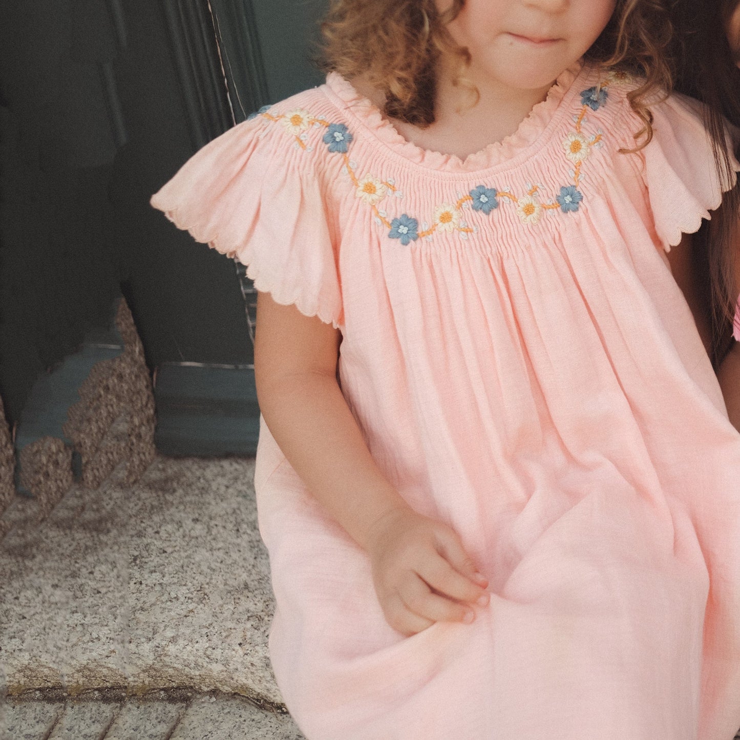 女童粉色刺绣棉连衣裙
