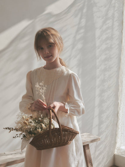 女童白色棉连衣裙