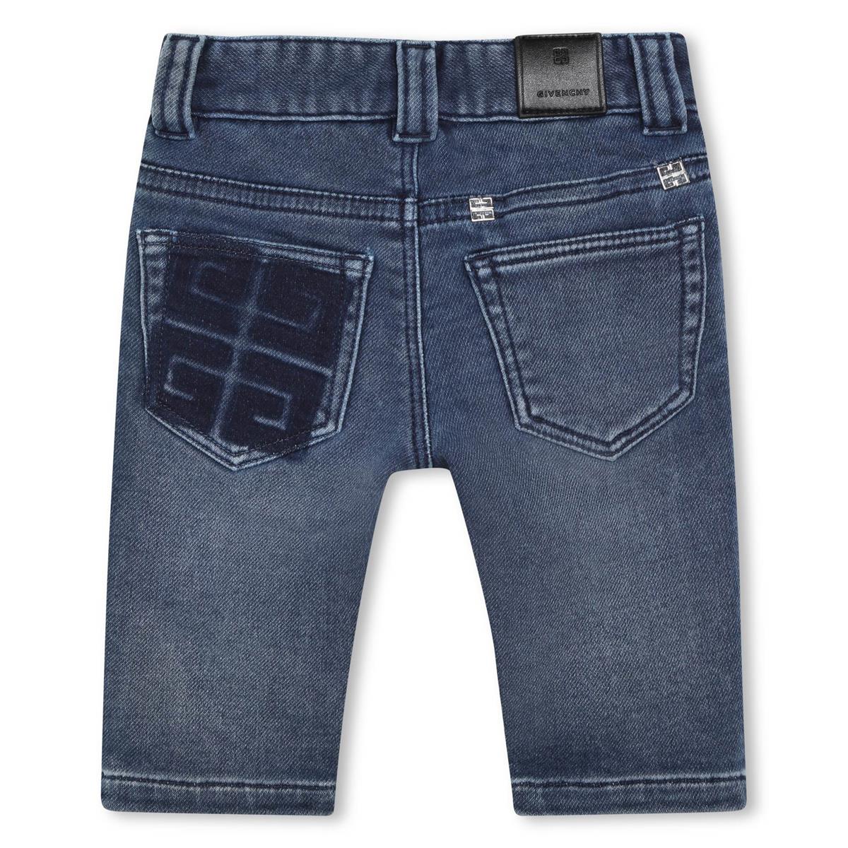 男婴蓝色牛仔裤