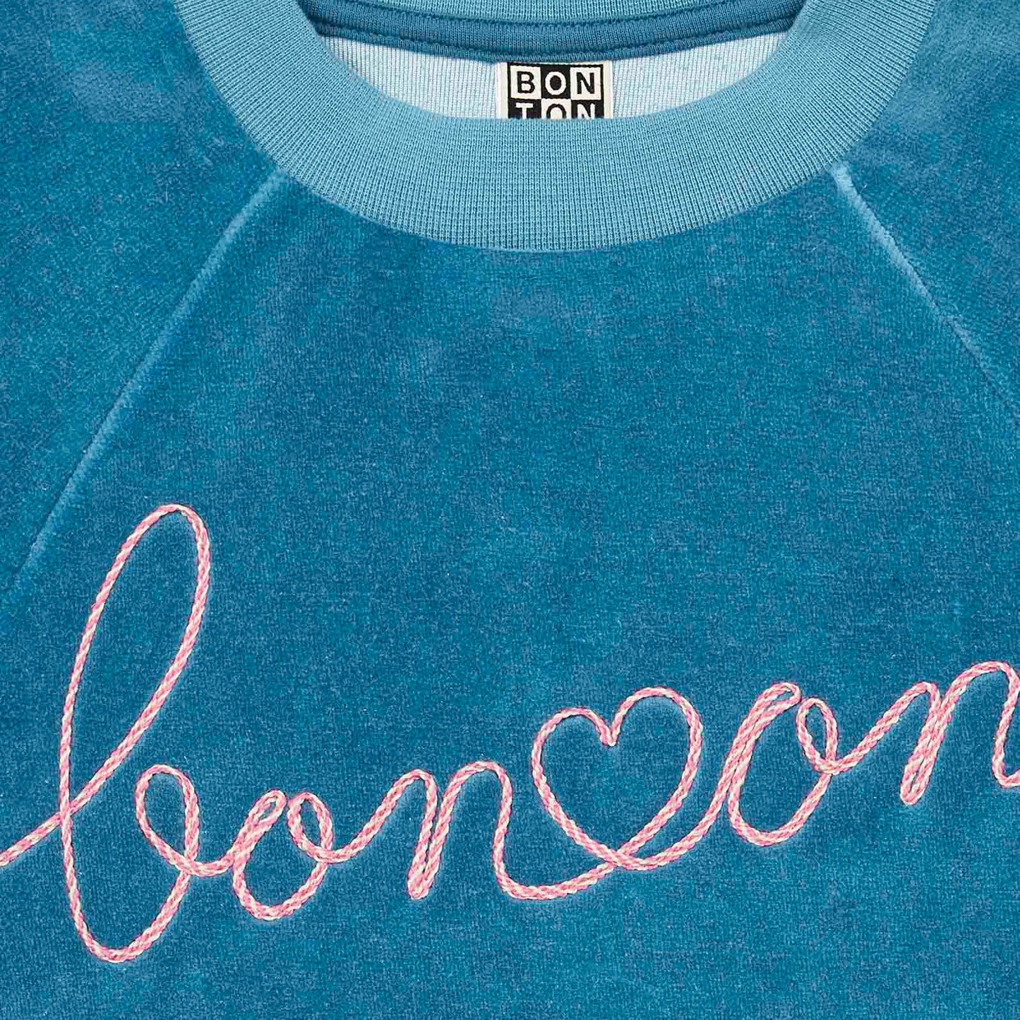 女童蓝色丝绒卫衣