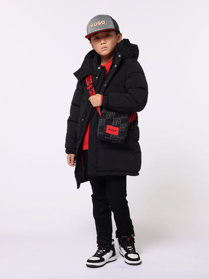 Hugo Boys 徽标印花邮差包 黑色（18 厘米）
