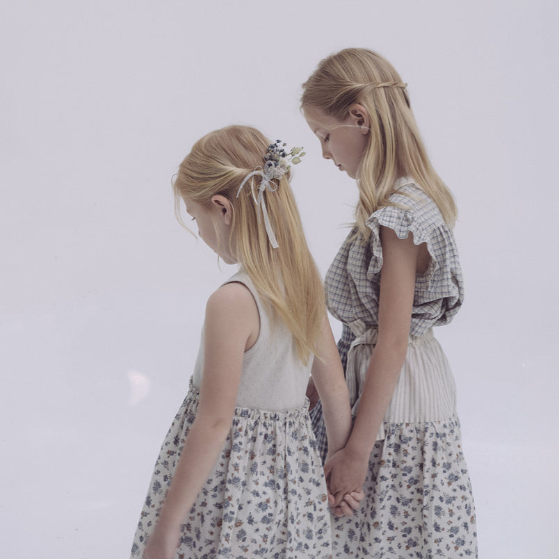 女童蓝色花朵发夹