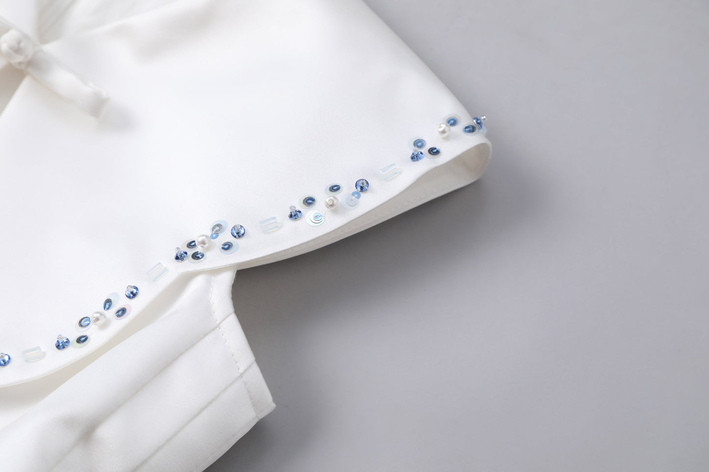 女童白色青花礼服裙