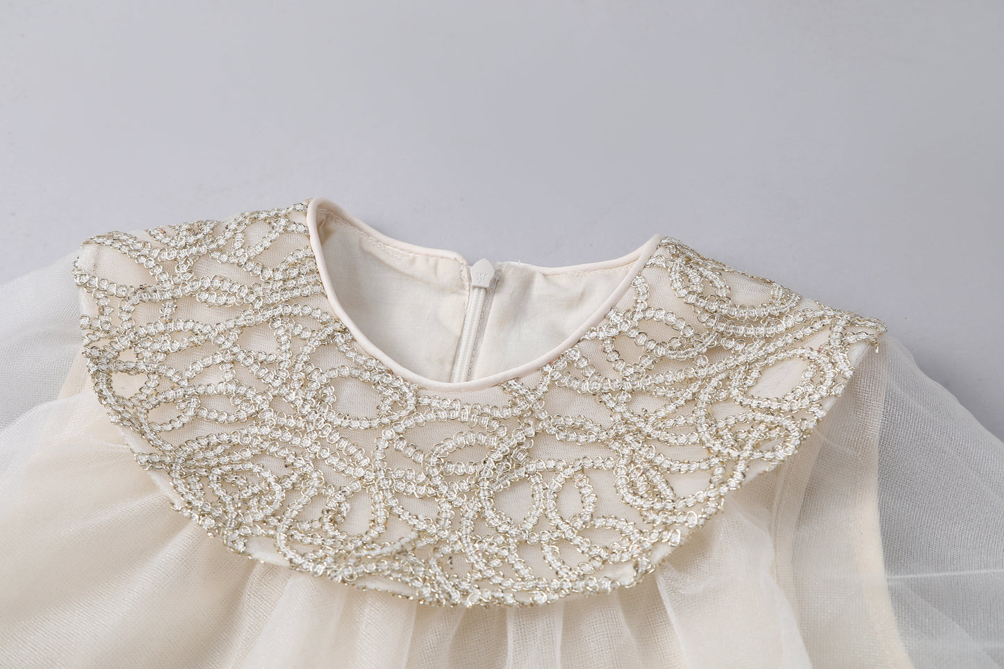 女童编织领香槟色纱裙