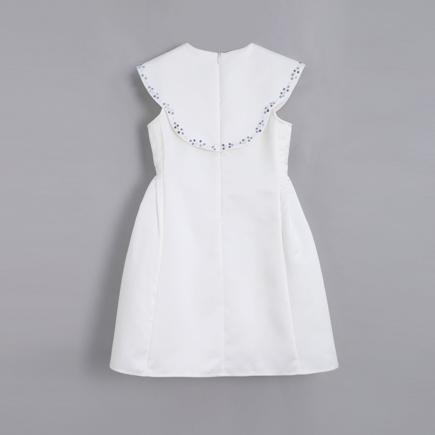 女童白色青花礼服裙