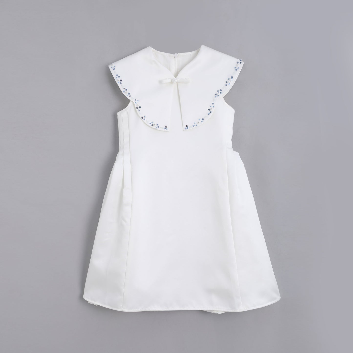 女童白色青花礼服裙