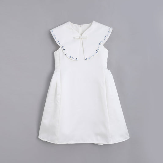 女童白色青花礼服裙