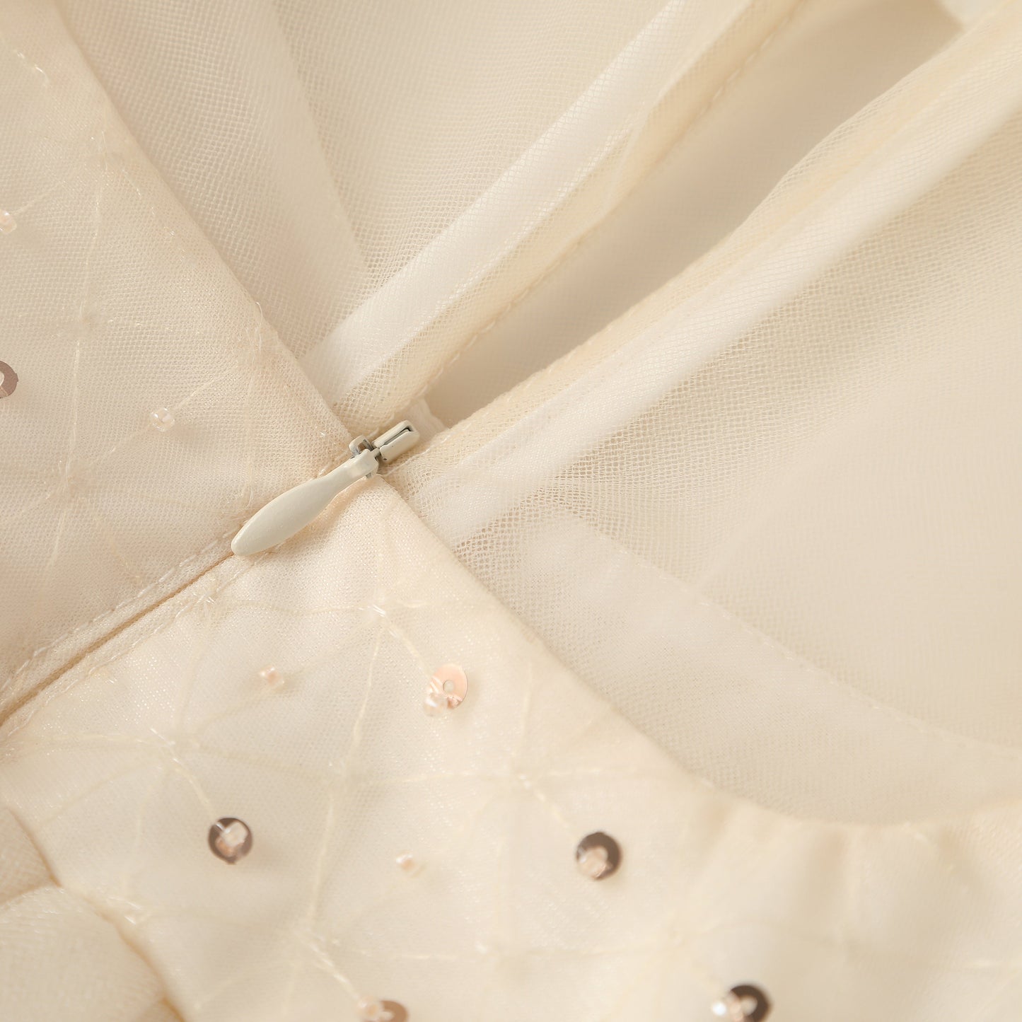 女童浅杏钉珠荷叶领娃娃裙