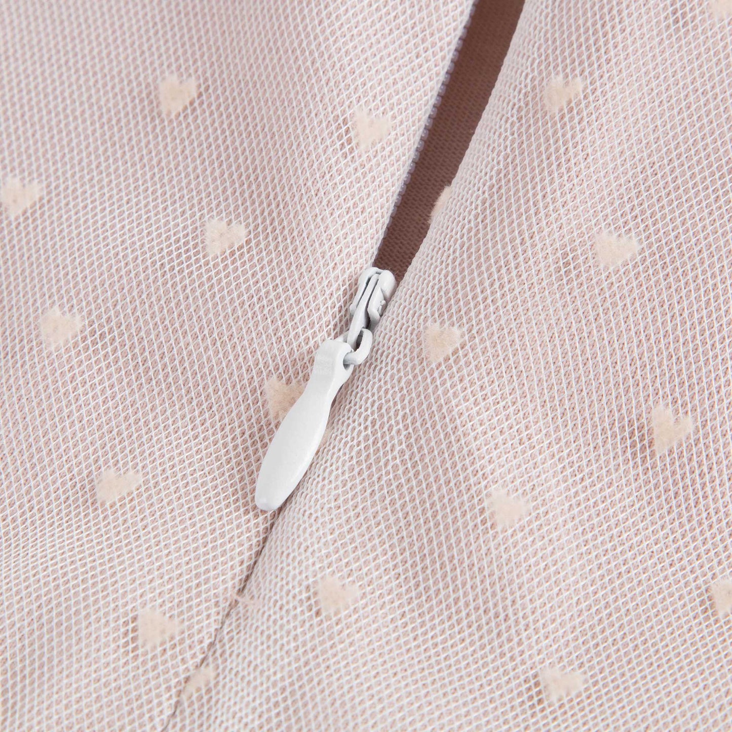 女童浅粉色连衣裙