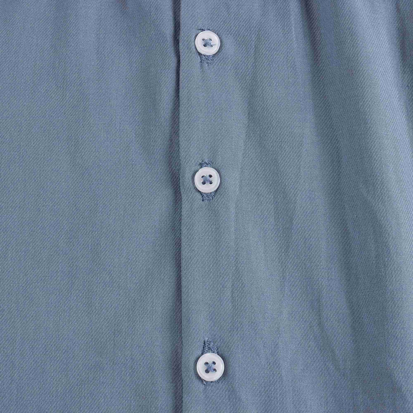 女婴蓝色棉衬衫