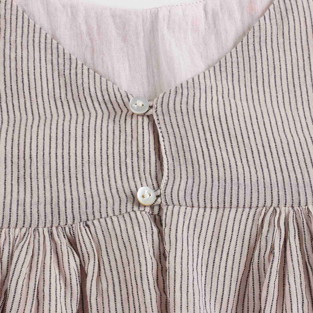 女童淡粉色刺绣棉连衣裙