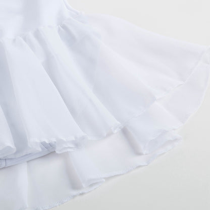 女童白色舞蹈服