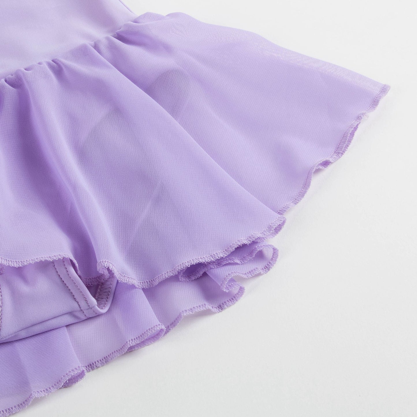 女童紫色舞蹈服