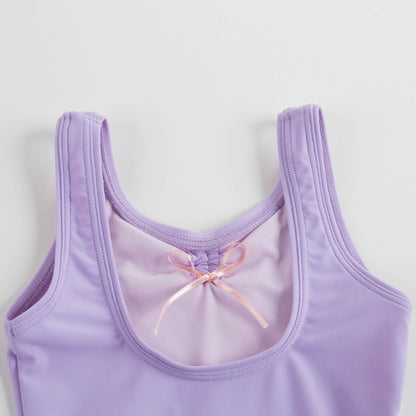 女童紫色舞蹈服