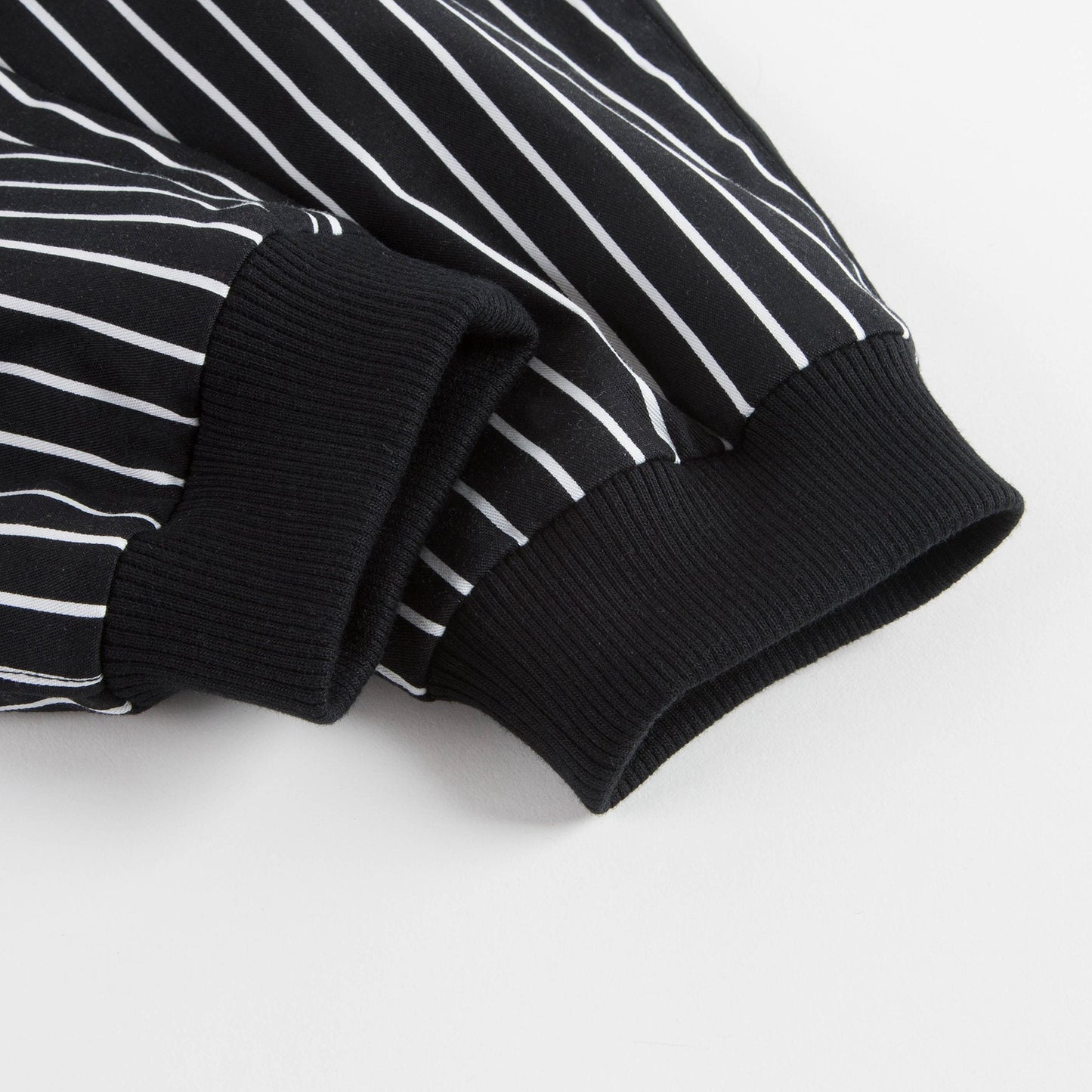 男婴黑色条纹棉长裤