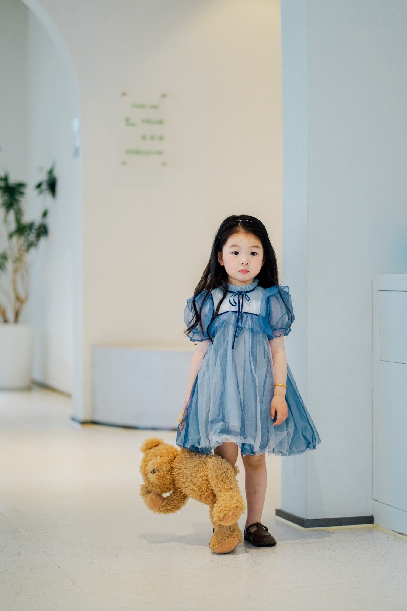 女童海蓝色荷叶边系带礼服裙