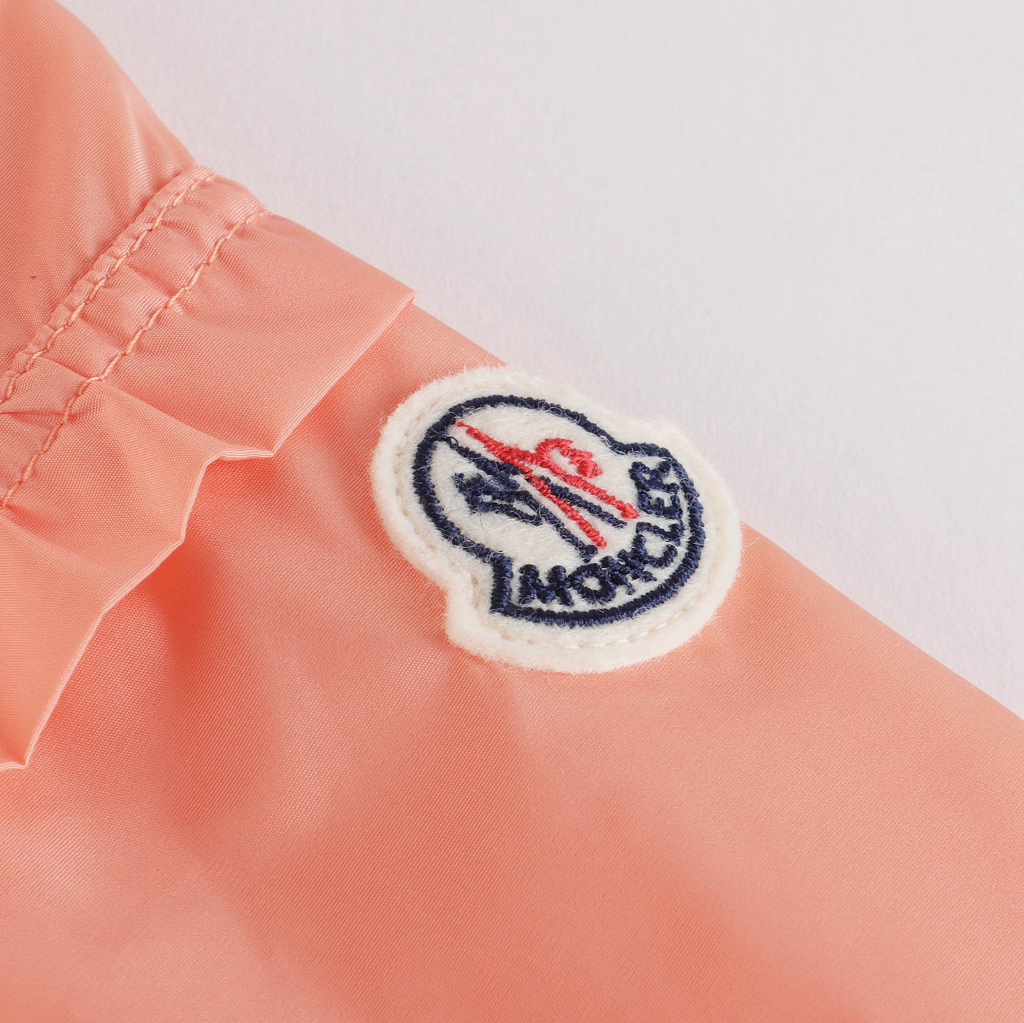 女婴粉色拉链夹克