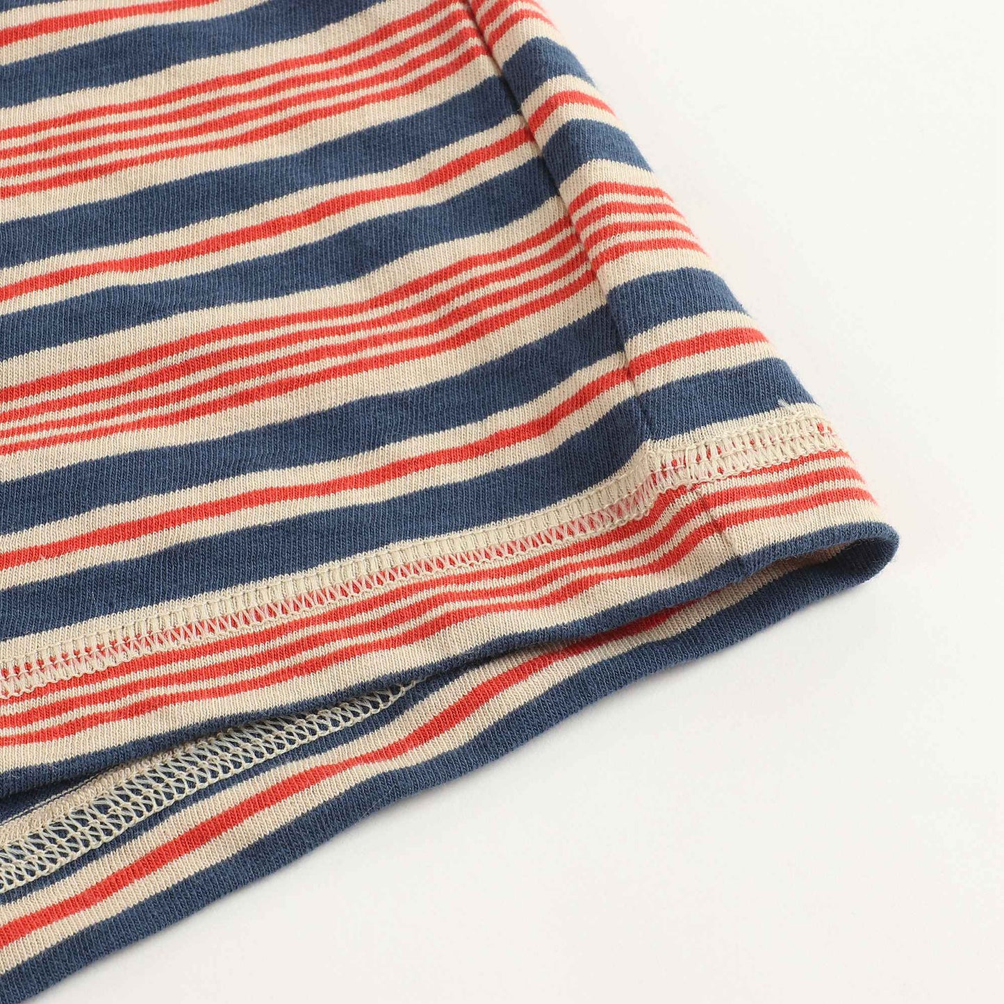 婴儿红色条纹棉T恤