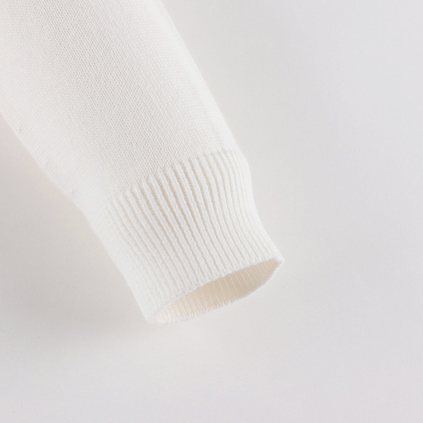 女童白色刺绣棉开衫