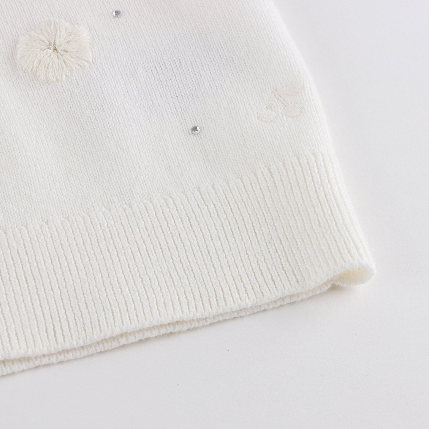 女童白色刺绣棉开衫