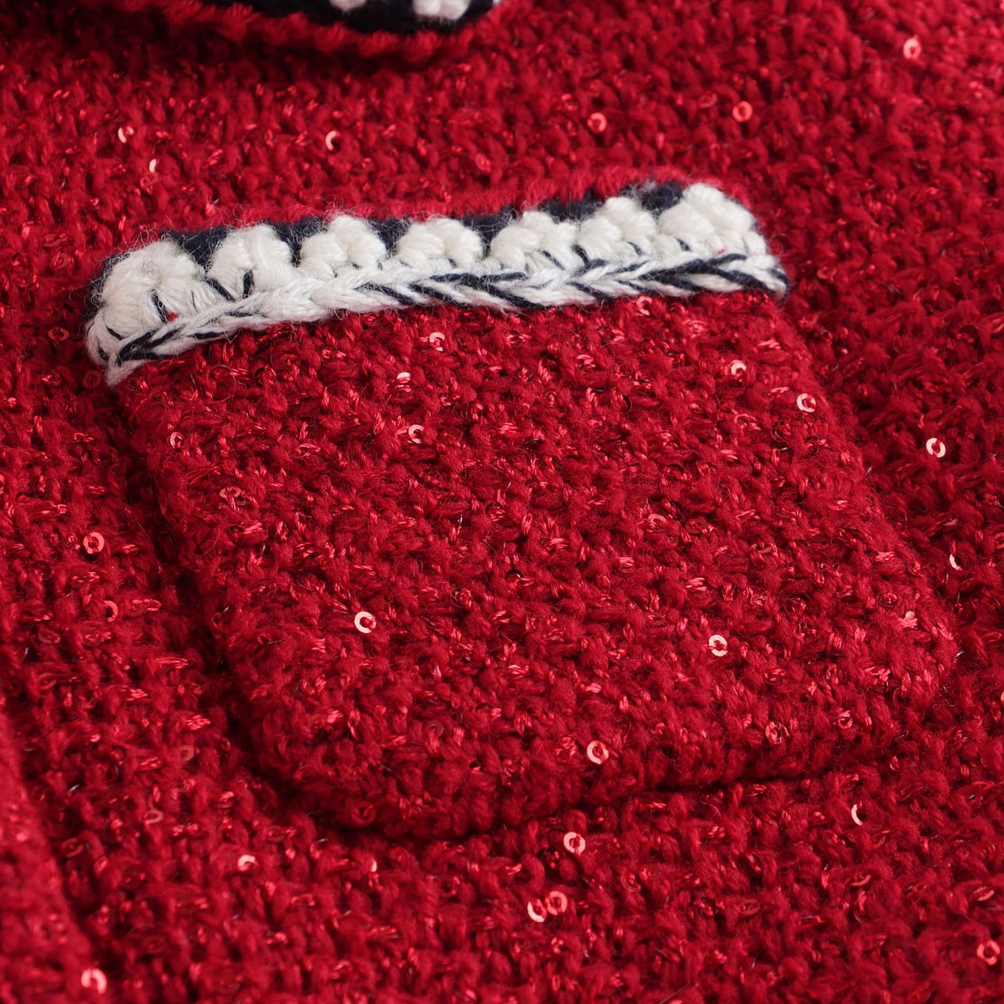 女童红色短外套